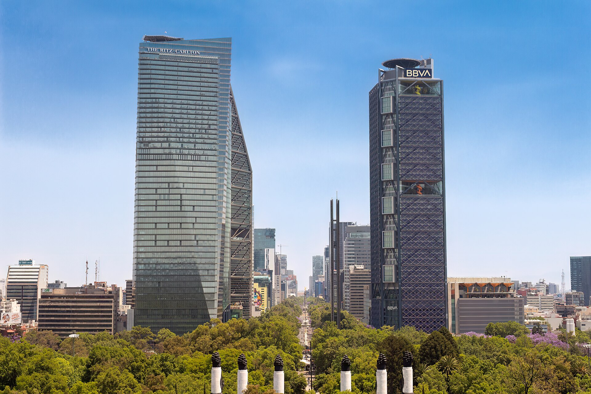 Paseo de la Reforma with the Angel of Independence