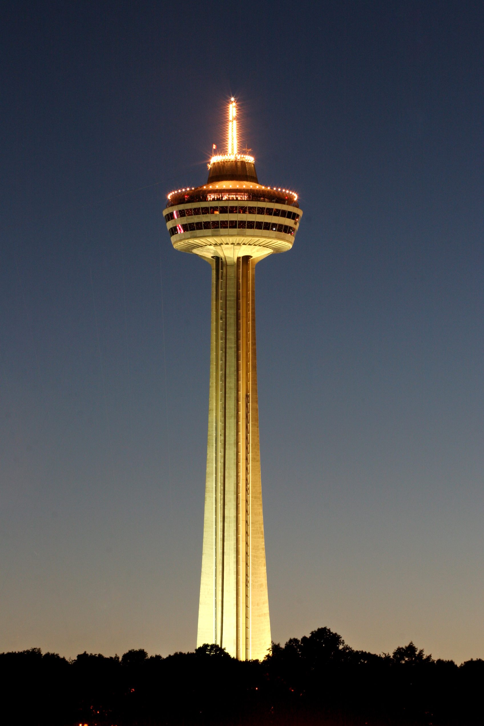 Skylon Tower above the falls