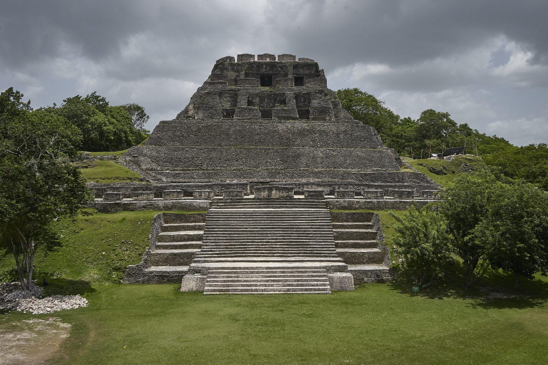 Xunantunich's El Castillo pyramid